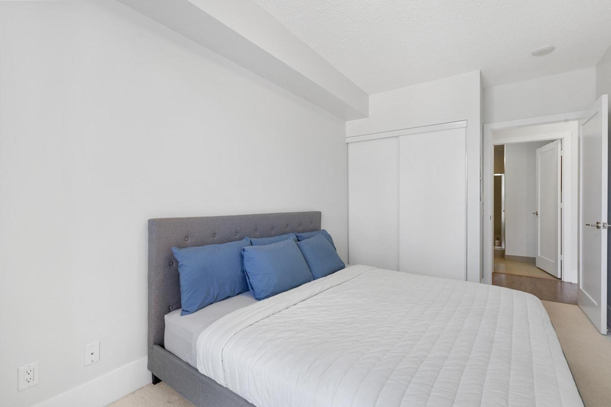 تورونتو 2Bedroom Cn Tower And Water Views - Free Parking - Rooftop Pool المظهر الخارجي الصورة