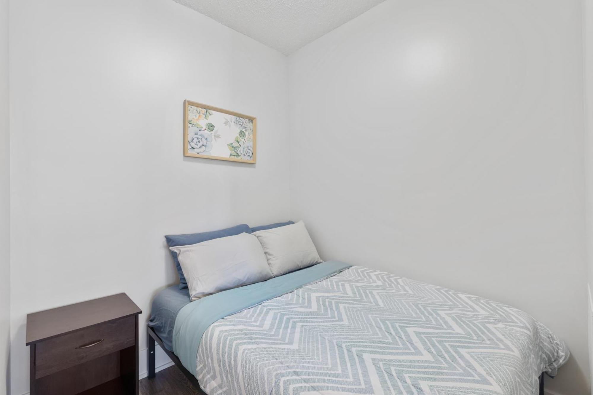 تورونتو 2Bedroom Cn Tower And Water Views - Free Parking - Rooftop Pool المظهر الخارجي الصورة