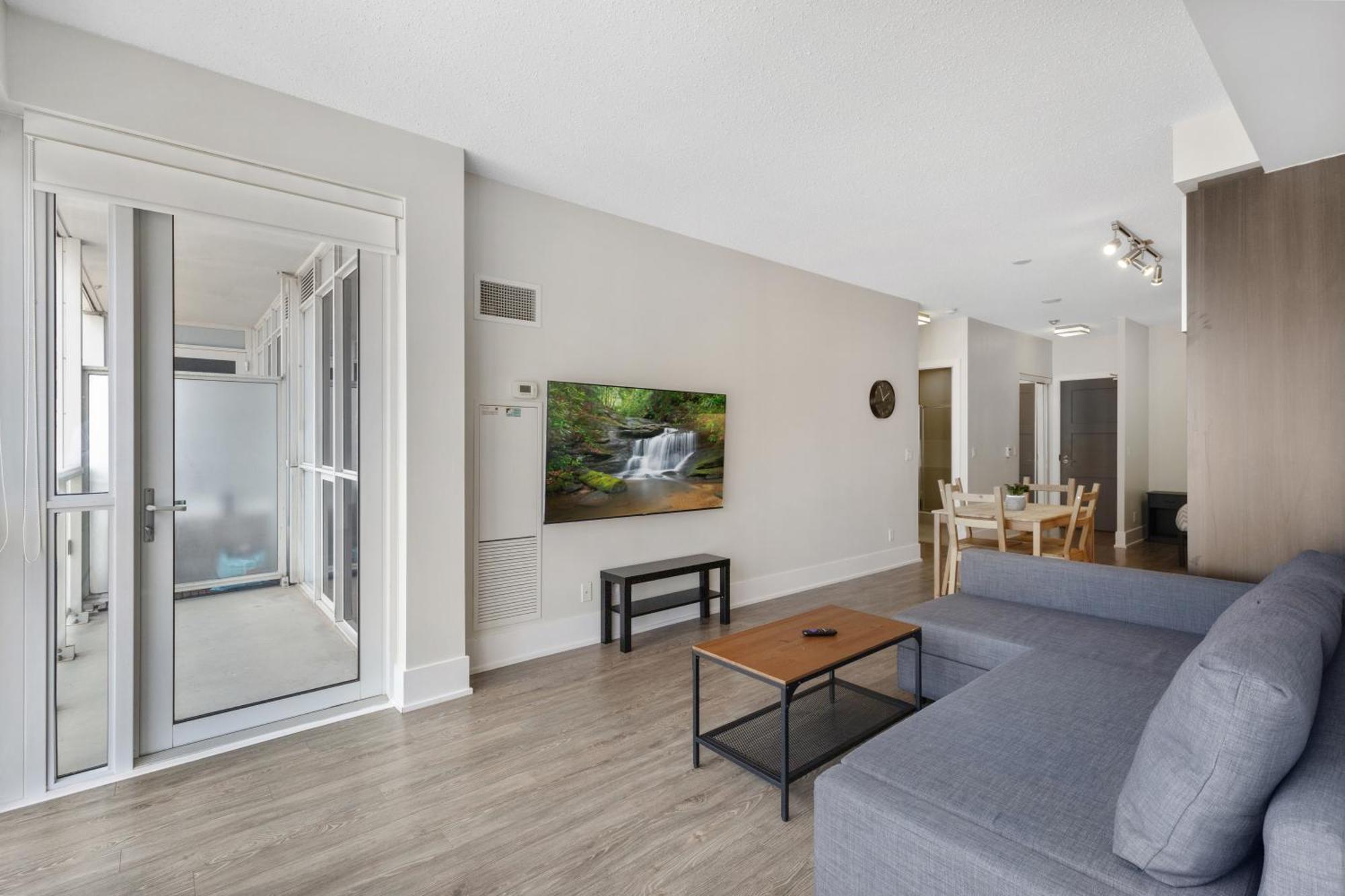 تورونتو 2Bedroom Cn Tower And Water Views - Free Parking - Rooftop Pool المظهر الخارجي الصورة