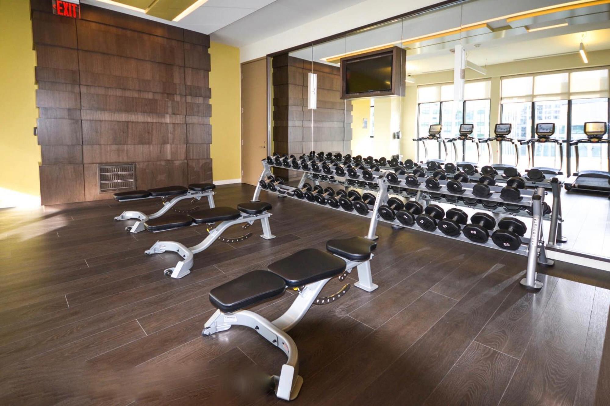 تورونتو 2Bedroom Cn Tower And Water Views - Free Parking - Rooftop Pool المظهر الخارجي الصورة