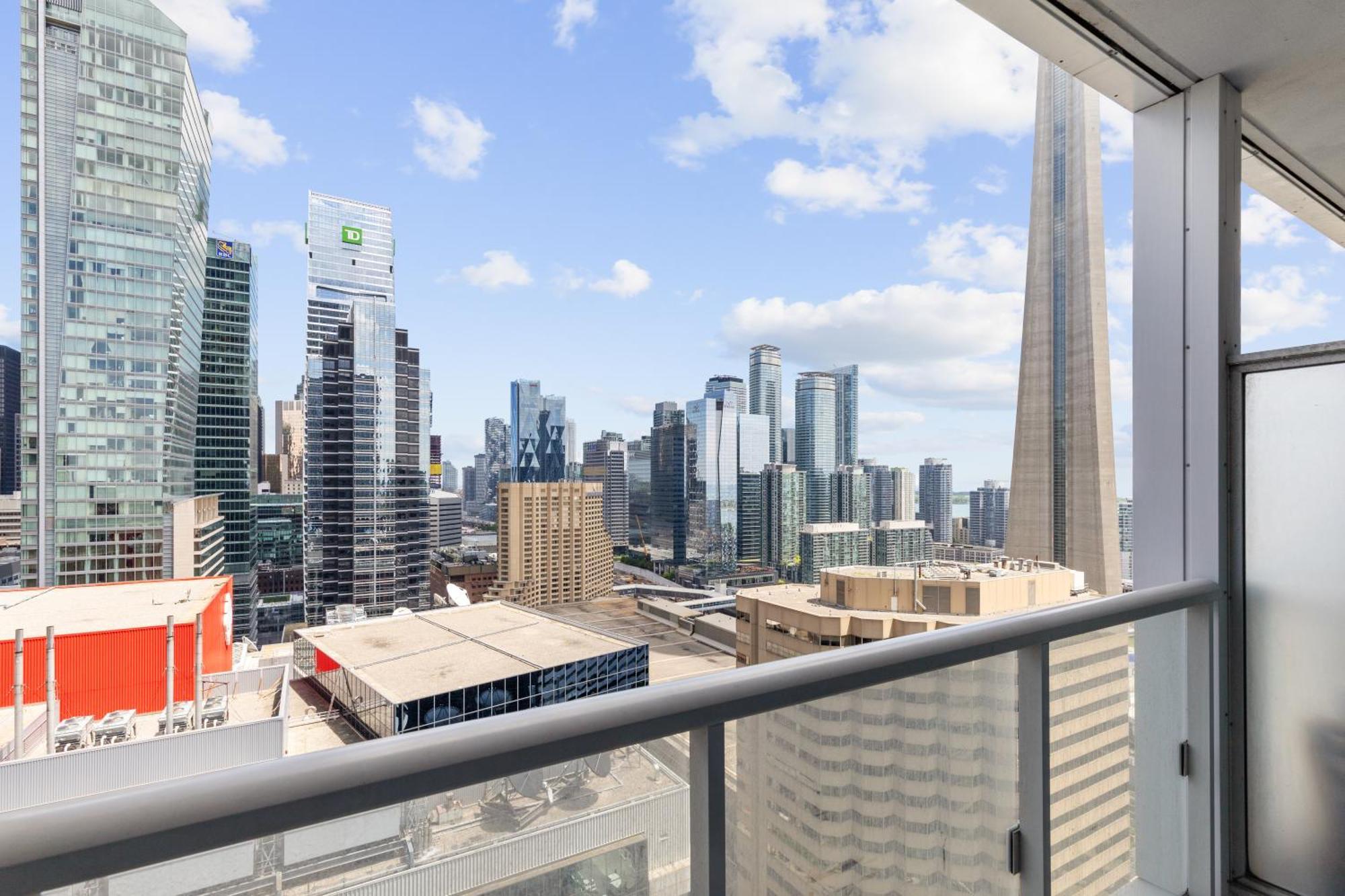 تورونتو 2Bedroom Cn Tower And Water Views - Free Parking - Rooftop Pool المظهر الخارجي الصورة