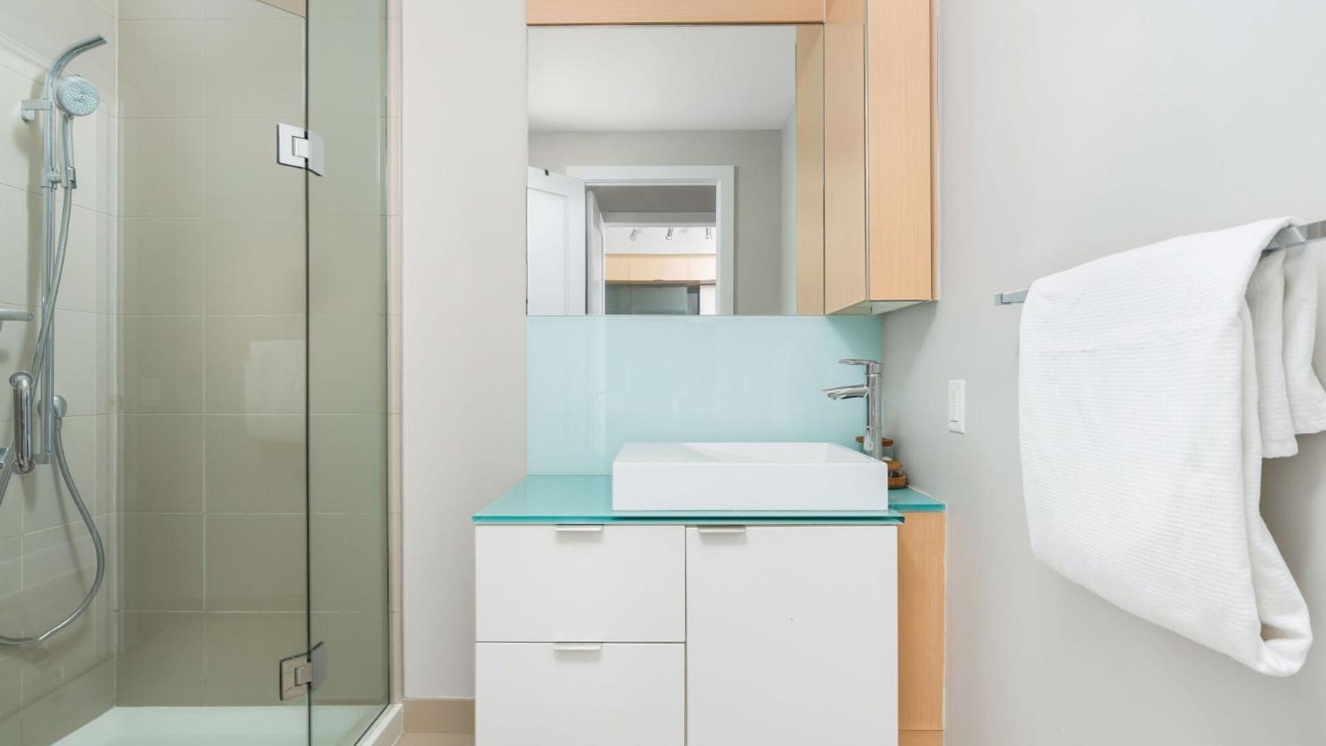 تورونتو 2Bedroom Cn Tower And Water Views - Free Parking - Rooftop Pool المظهر الخارجي الصورة